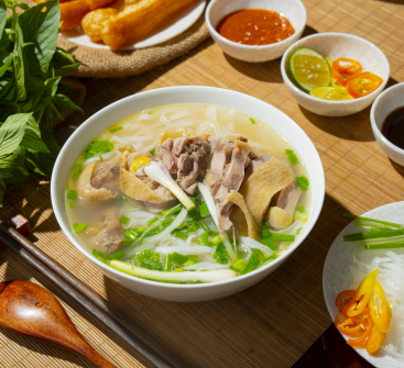 Trải nghiệm phở ngon Trần Não tại Phở Thăng Long Hà Nội